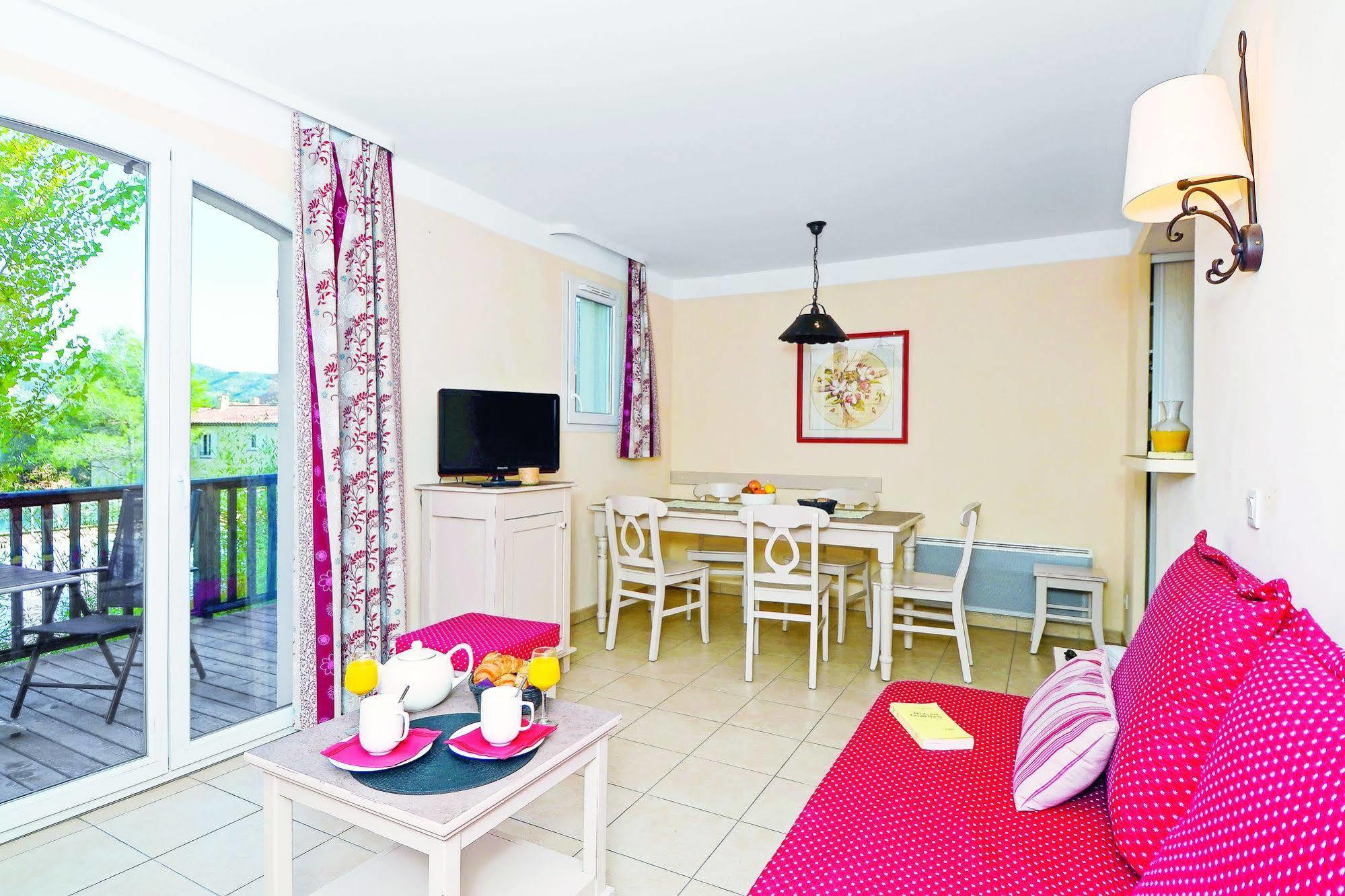 Residence Pierre & Vacances Les Coteaux De Pont-Royal Mallemort Exteriör bild